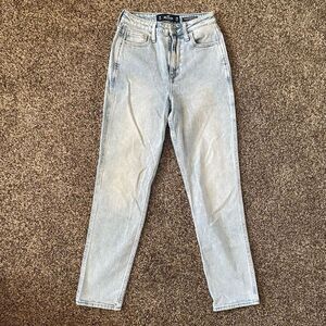 Hollister ultra high rise mom jean women’s size 25